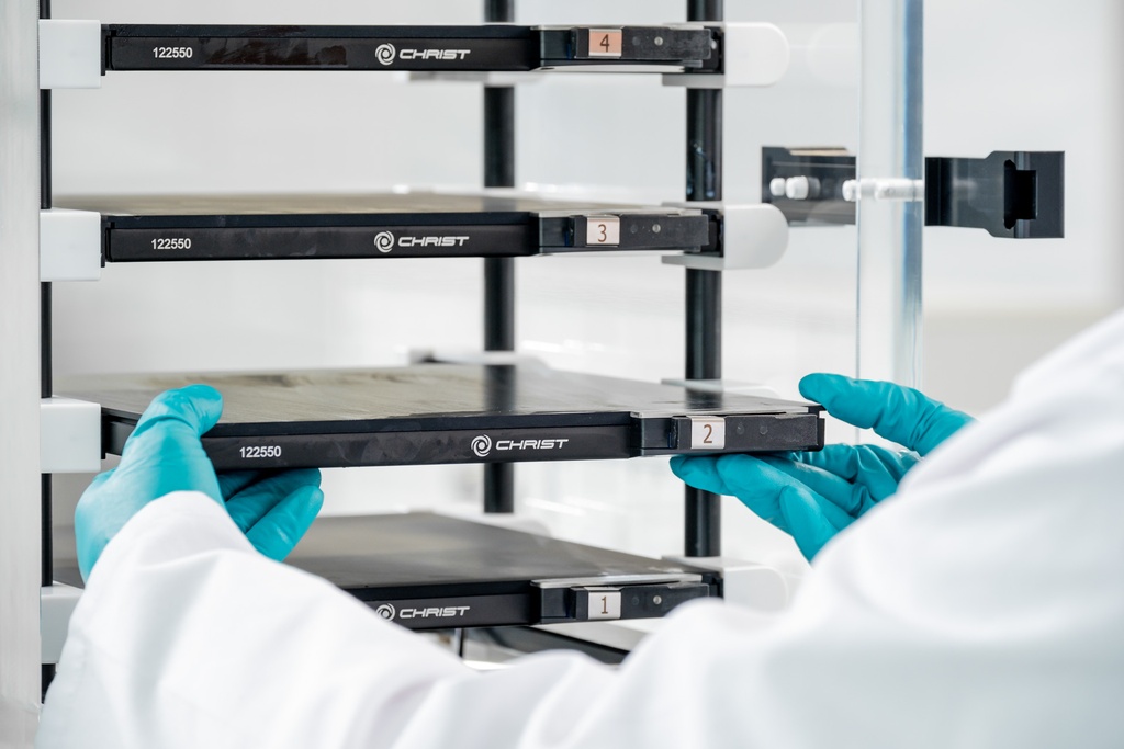 christ_lyo_cube_acrylic_heatable_shelves_wst_rack.jpg