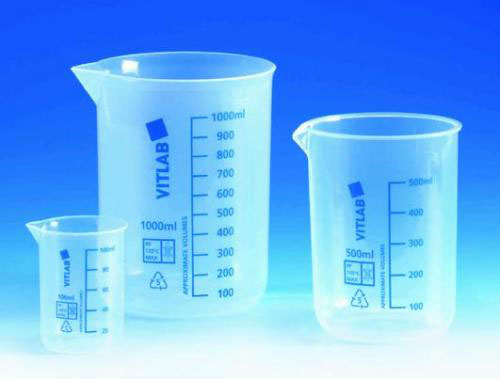 [1470097] Beaker PP with blue grad. and spout, 400 ml