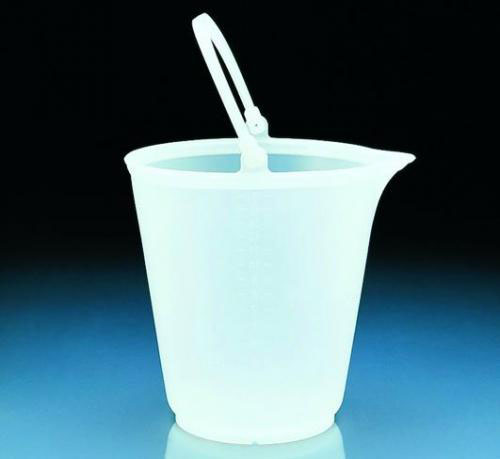 [9040022] Buckets, PP, with spout, reinf orced rim and handl
