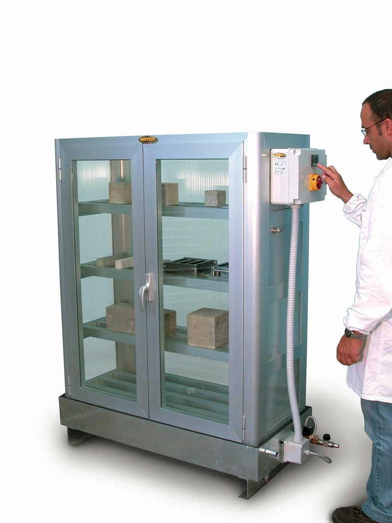 Large capacity curing cabinet